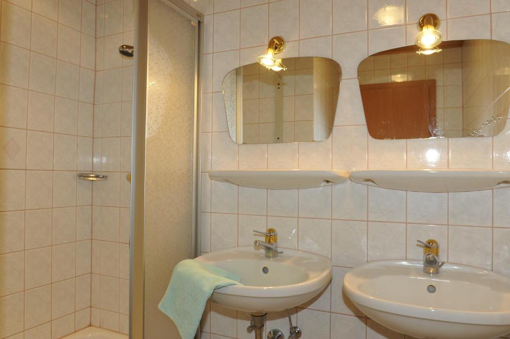 Vila Gut Neusess Mauterndorf  Pokoj fotografie